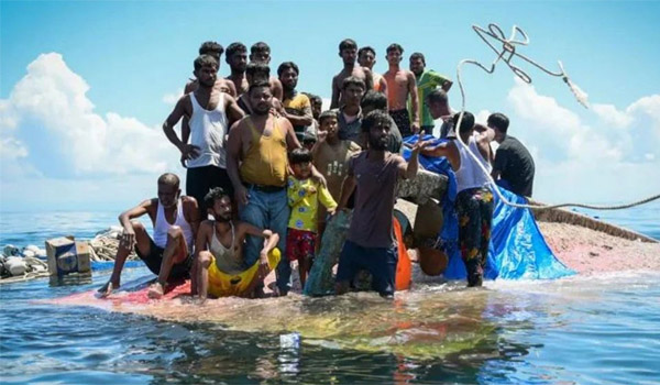 দিল্লি থেকে ৪০ রোহিঙ্গাকে নিয়ে সাগরে ফেলে দিলো ভারত